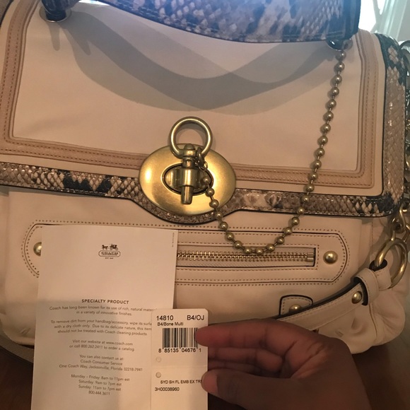 Limited Edition Coach Sydney shoulder bag - Picture 12 of 15